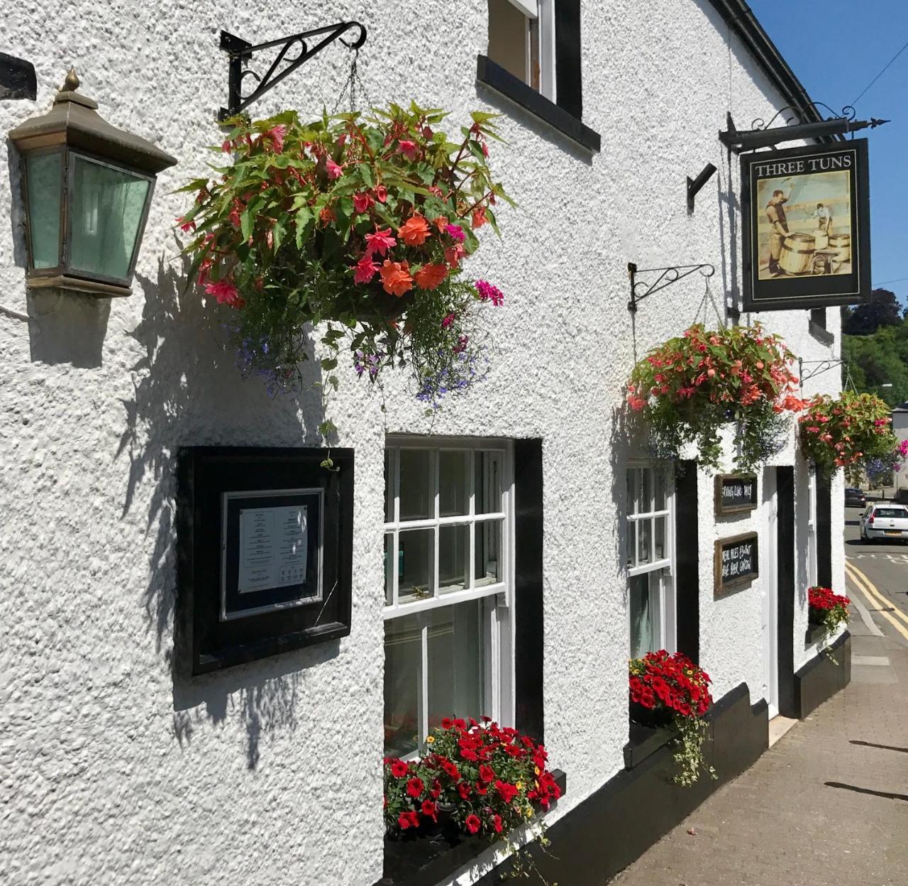 The Three Tuns Hotell Chepstow Exteriör bild