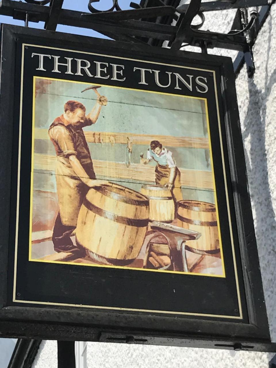 The Three Tuns Hotell Chepstow Exteriör bild